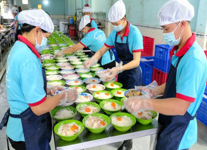 Tìm hiểu mô hình cung cấp suất ăn công nghiệp hiệu quả