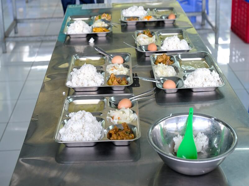 Hình ảnh dịch vụ cơm trưa văn phòng tại Bình Dương của Suất ăn công nghiệp Đại Đức Tài